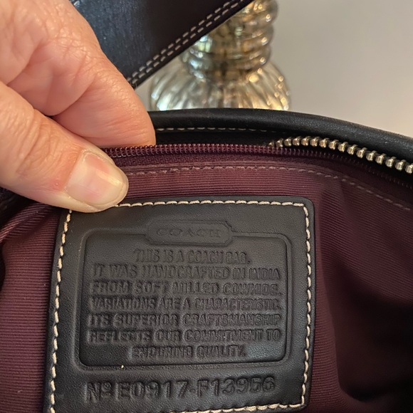 🌺Coach black pebbled leather shoulder bag - Picture 3 of 5